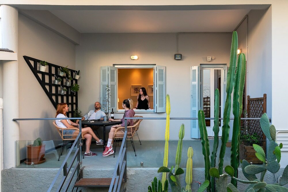 Фото The Mansion