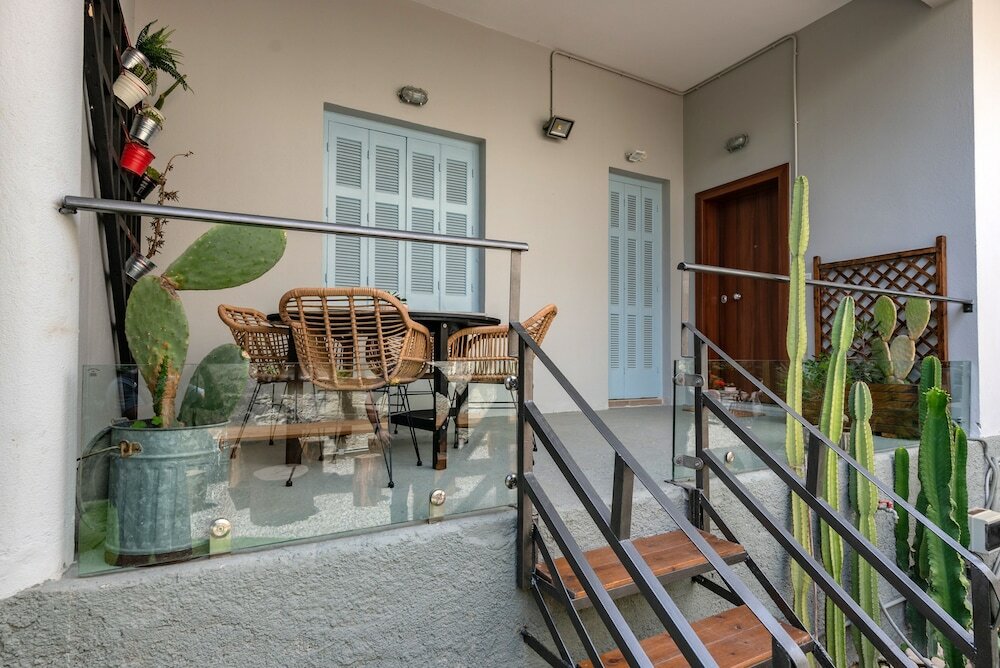 Фото The Mansion