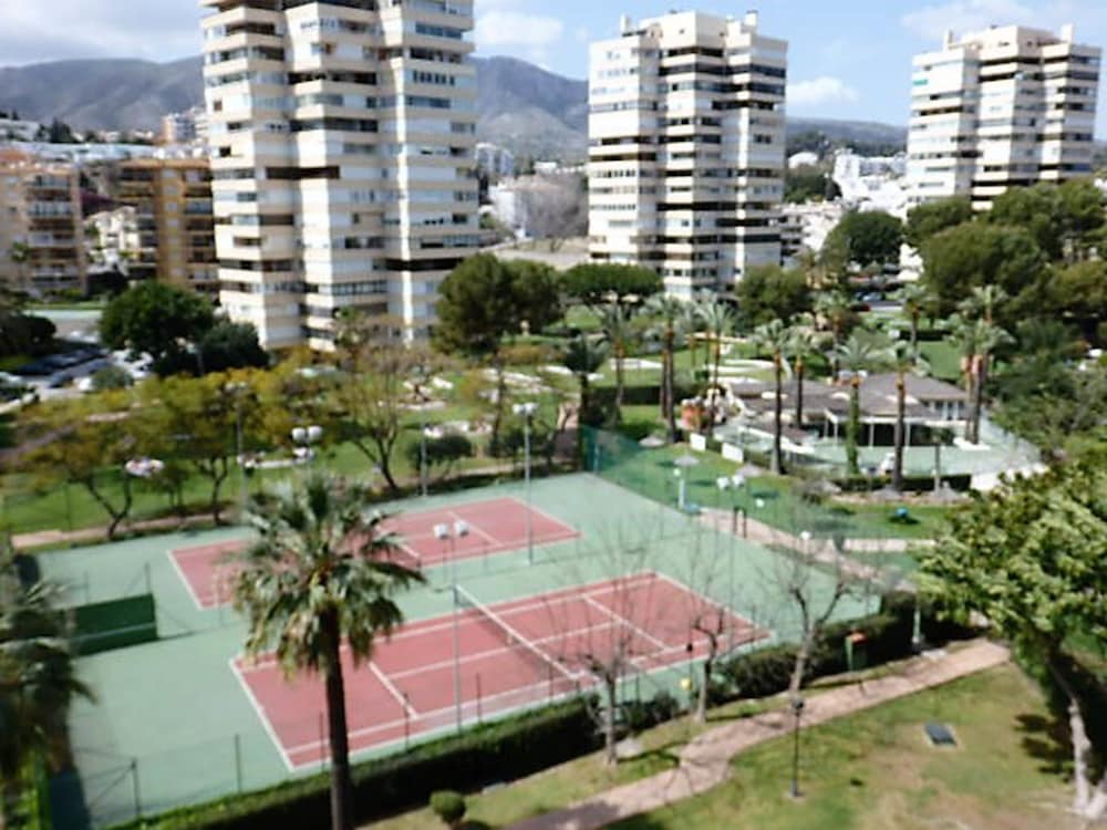 Фото Waterfront Playamar Apartments