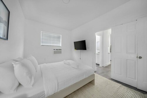 Гостиница Historic 2 Bedroom Retreat в Майами