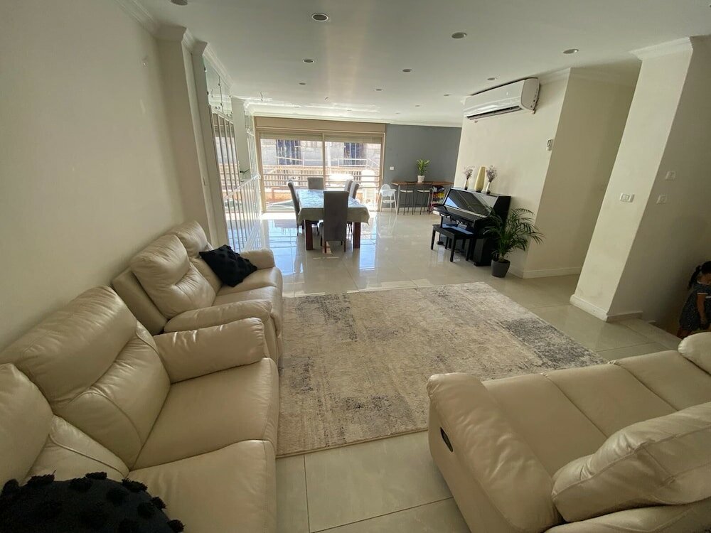 Фото Chateau Gabriel 6 Br Villa w Heated Pool