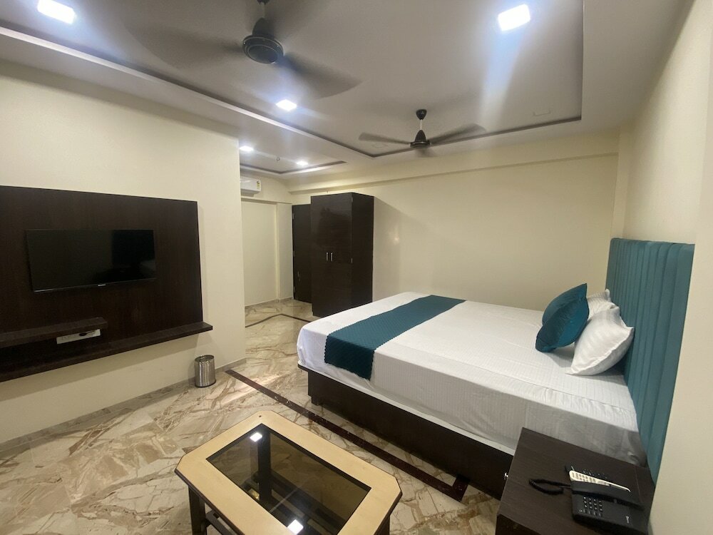 Фото Hotel Classio Inn - Kokilaben Hospital