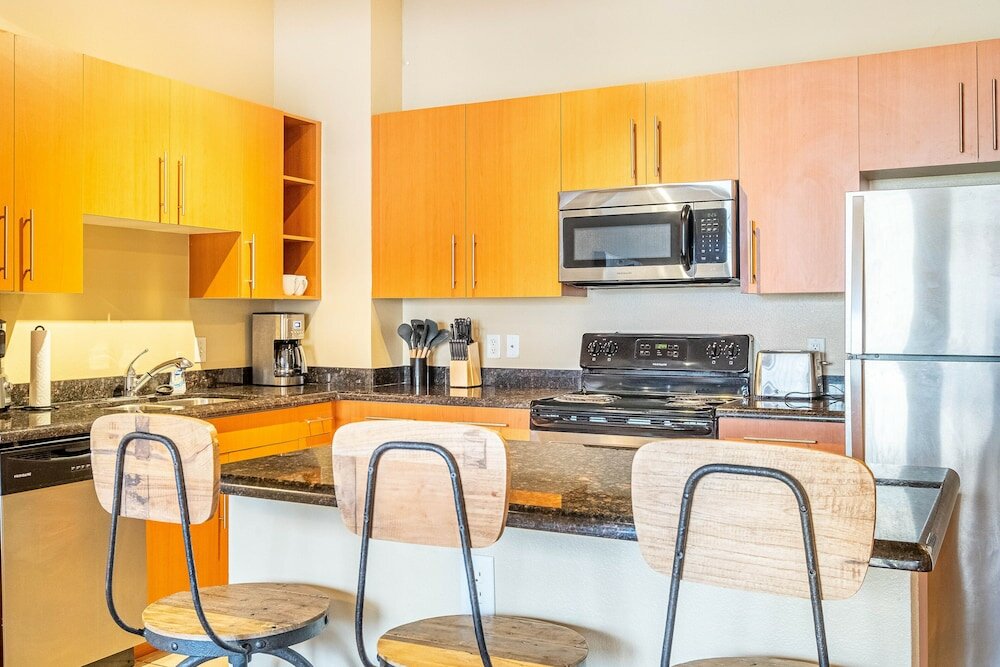 Фото Executive Suite With Pool & Gym