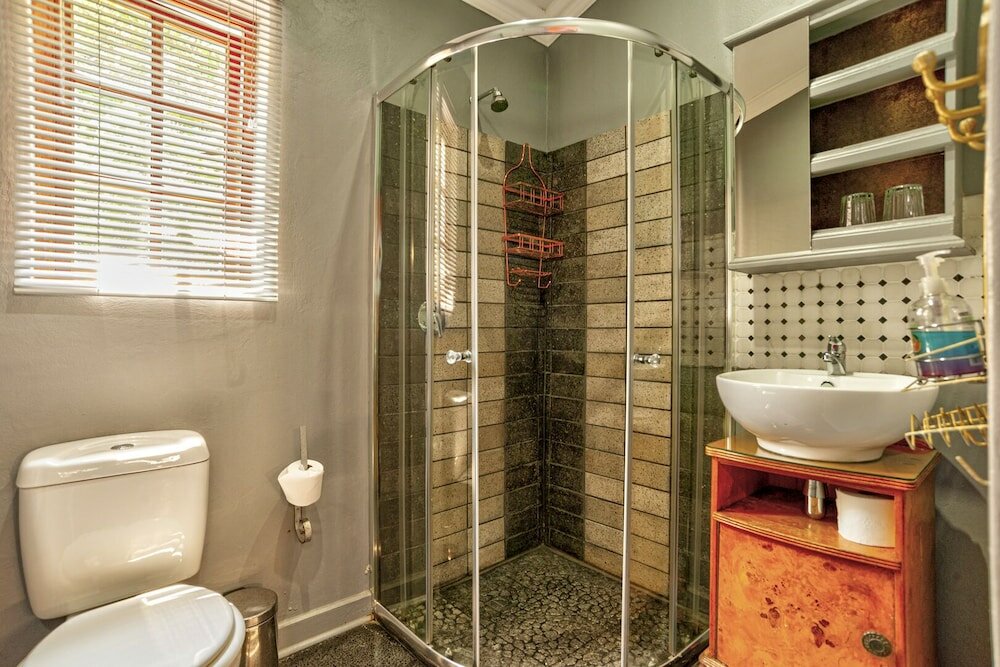 Фото Oak View Manor