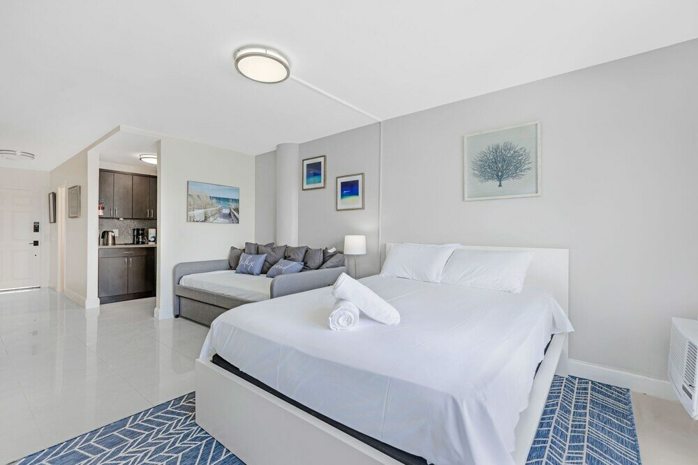 Фото Waterfront condo Studio - Free Parking