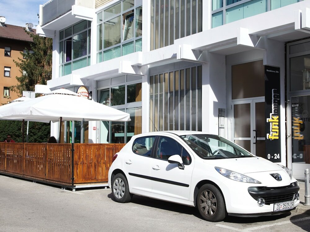 Фото Funk Lounge Hostel