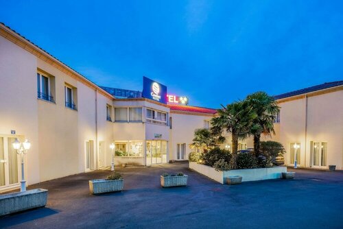 Гостиница Comfort Hotel Saintes в Рошфоре