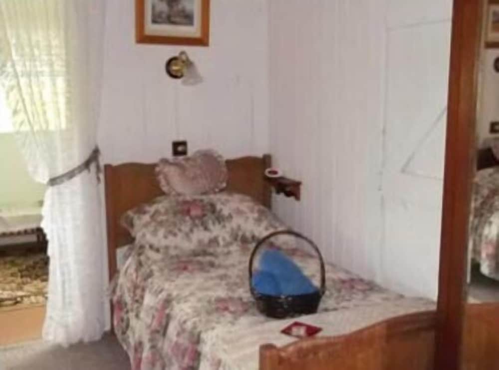 Фото Staple House Bed and Breakfast