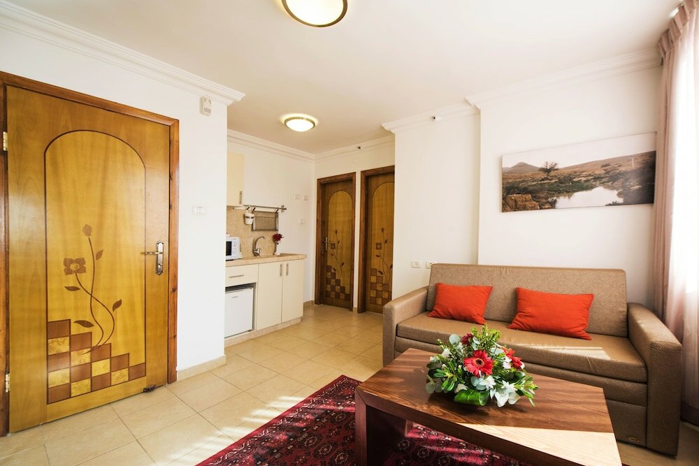 Фото Ramon Suites Hotel