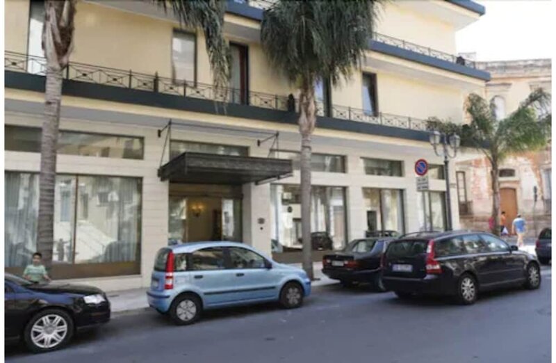 Гостиница Hotel Colonna в Бриндизи