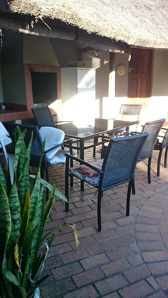 Фото At Eezzze Riversway Self Catering