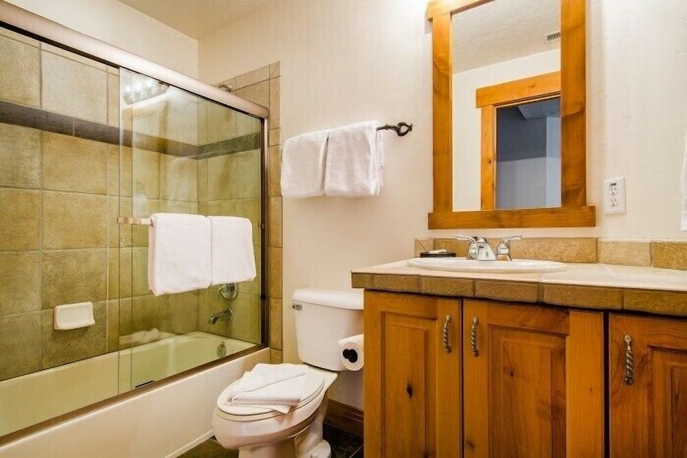 Фото Town Pointe by Lespri Management