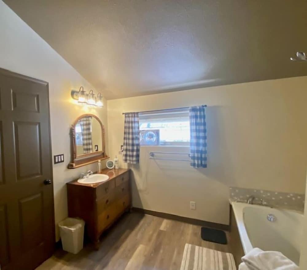 Фото Meandering Moose Lodging