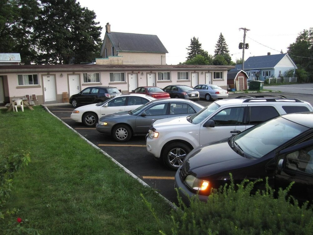 Фото Canadiana Motel