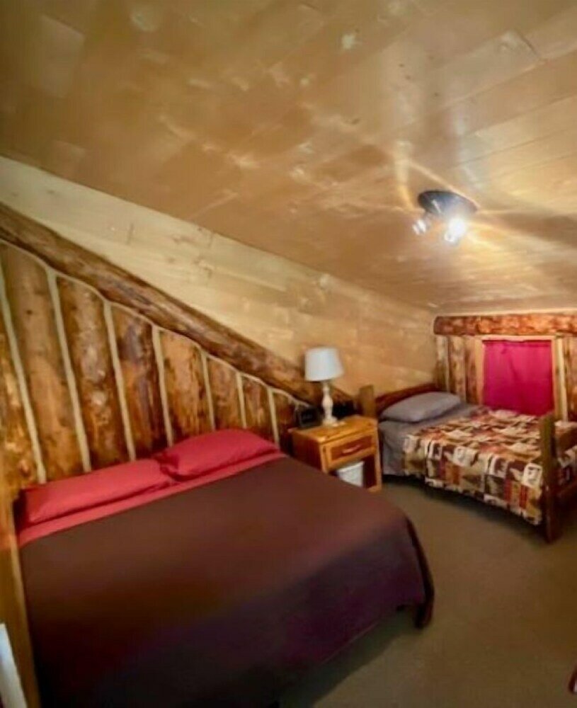 Фото Meandering Moose Lodging