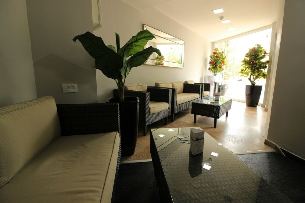 Фото Rich Royal Suites