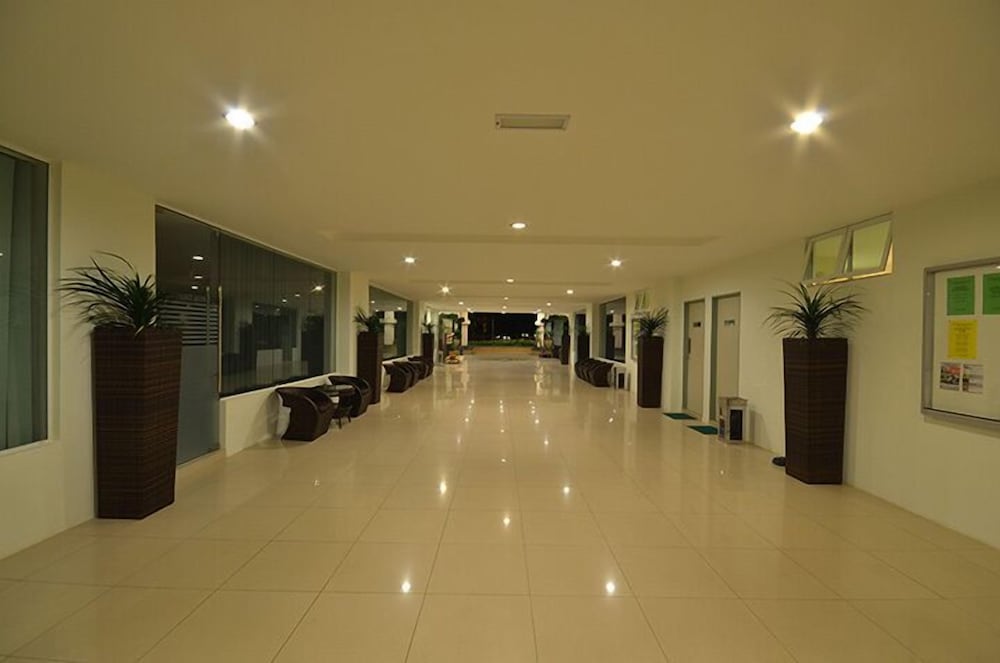 Фото D'Embassy Serviced Residence Suites