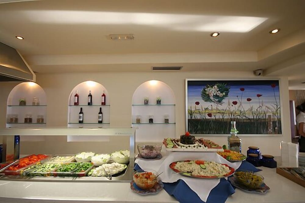 Фото Castro Beach Hotel