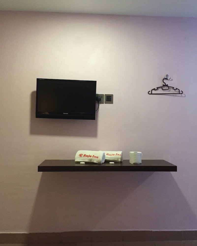 Фото Raja Inn Hotel