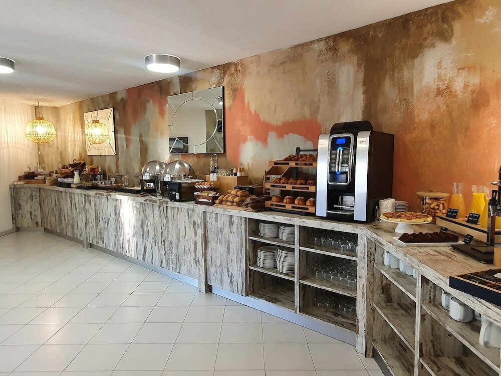 Фото Hotel Mariana