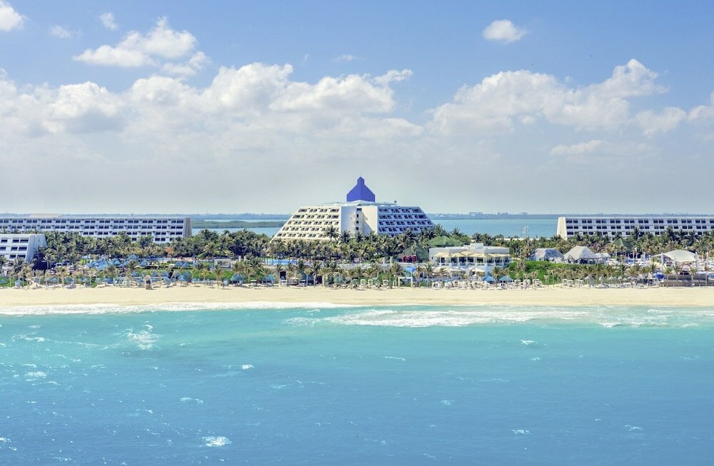 Фото The Pyramid Cancun by Oasis