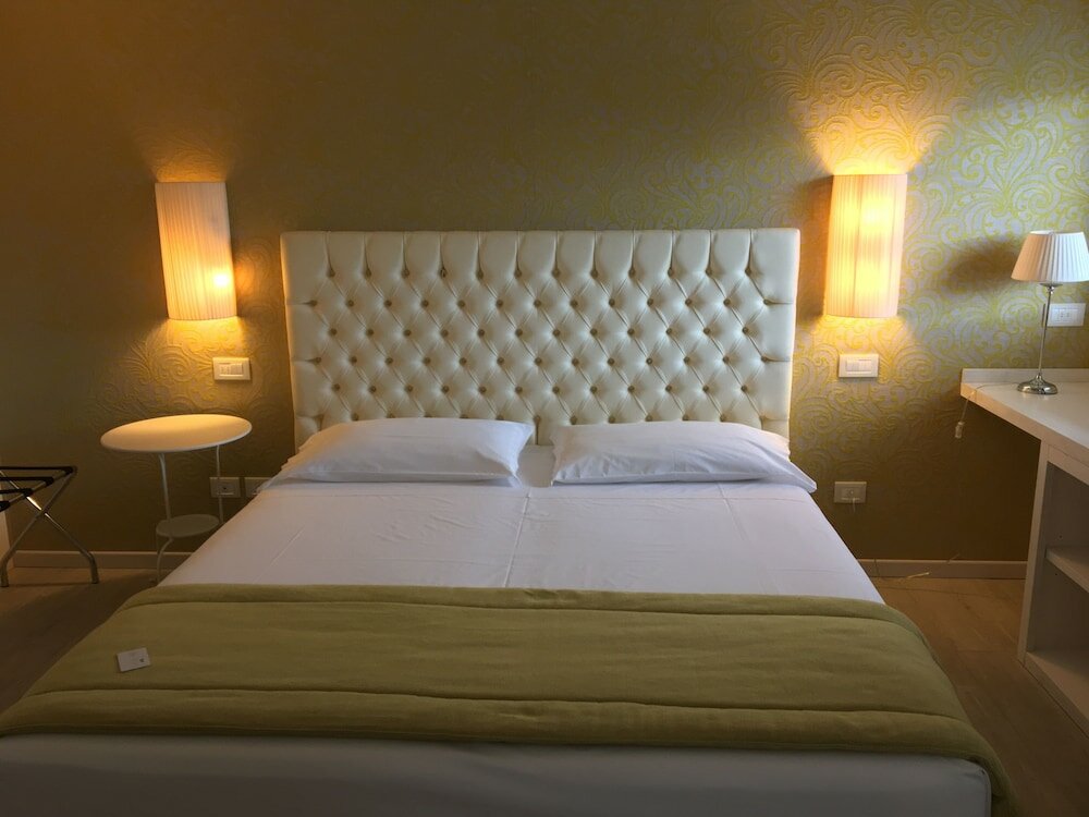 Фото Nuova Opera Rooms