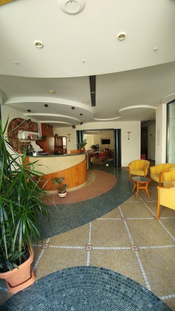 Фото Hotel La Perla