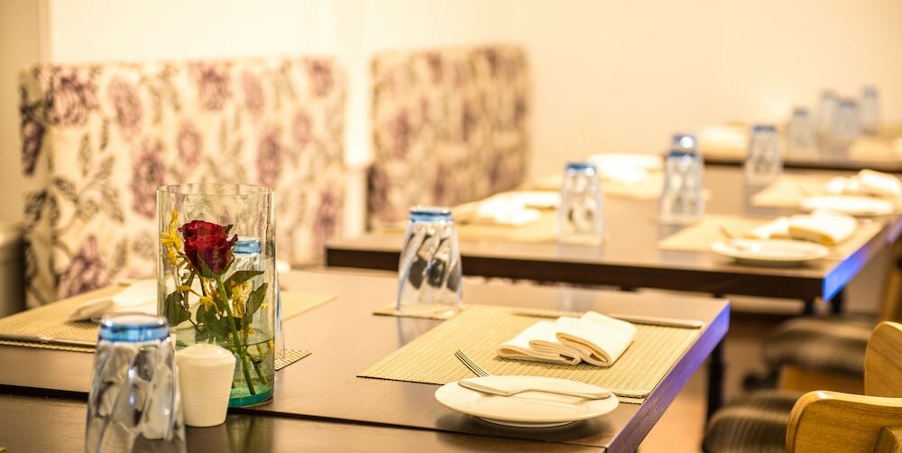 Фото Rose Garden Hotel