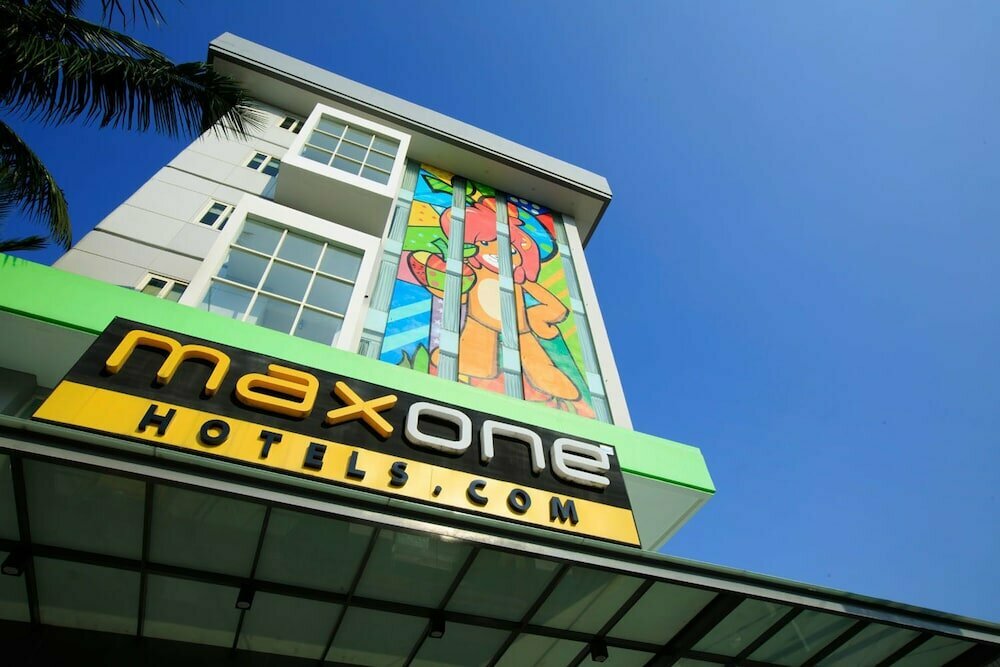 Hotel Maxone Hotels at Malang, Malang, photo