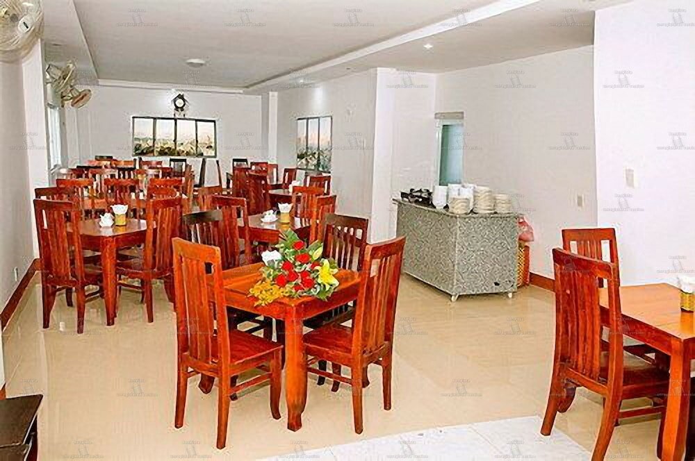 Фото Golden Tulip Hotel