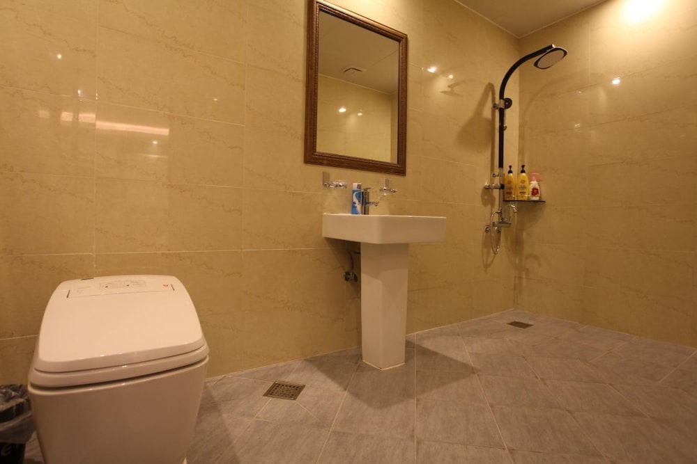 Фото S-Petite Hotel