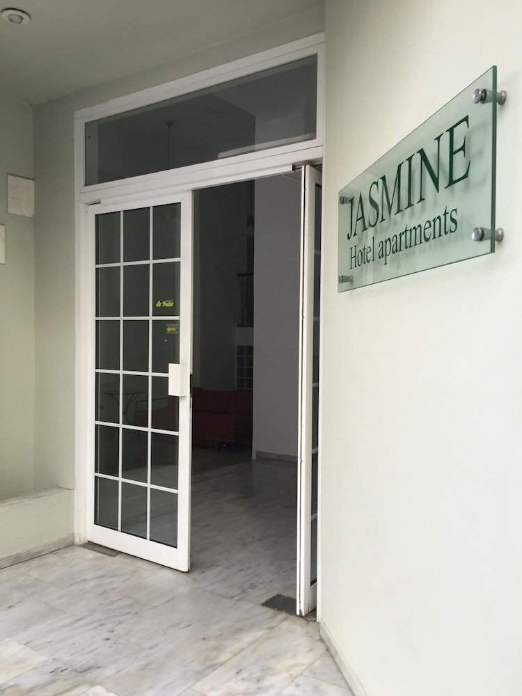 Фото Jasmine Hotel Apartments
