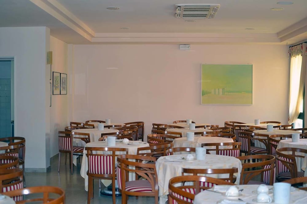 Фото Hotel Sabra