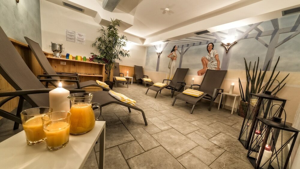 Фото Hotel Mirabel