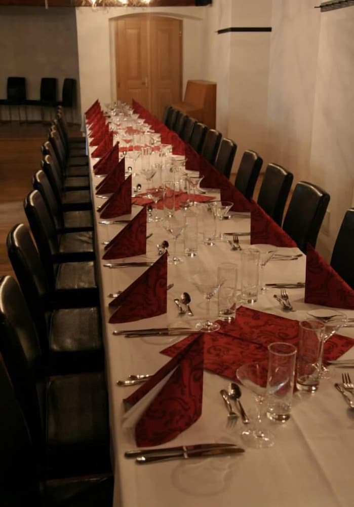 Фото Hotel & Pivovar Černý Orel