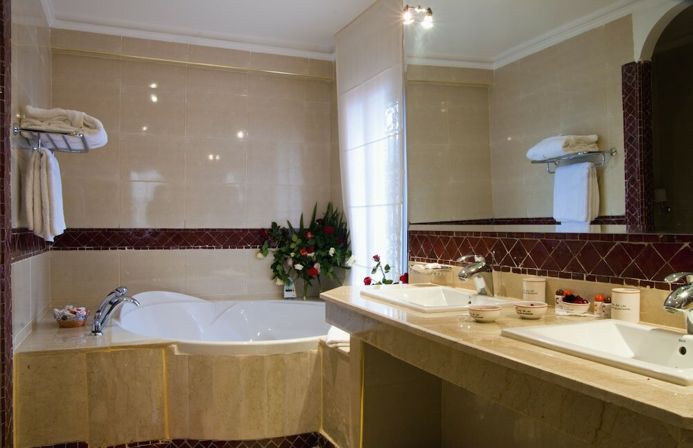 Фото Hotel Chems du Lac