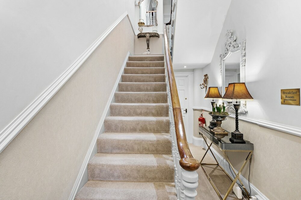 Фото Sandway House