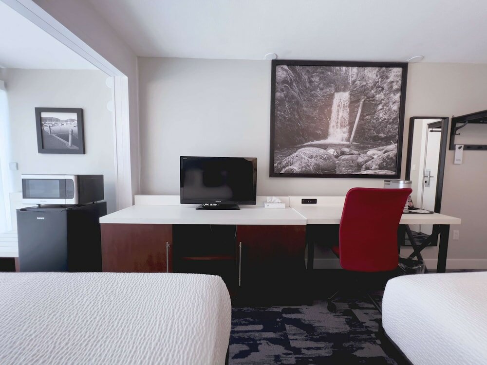 Фото The Oceanside, a Coast Hotel