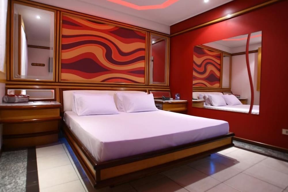 Фото Rivieras Motel - Adults Only