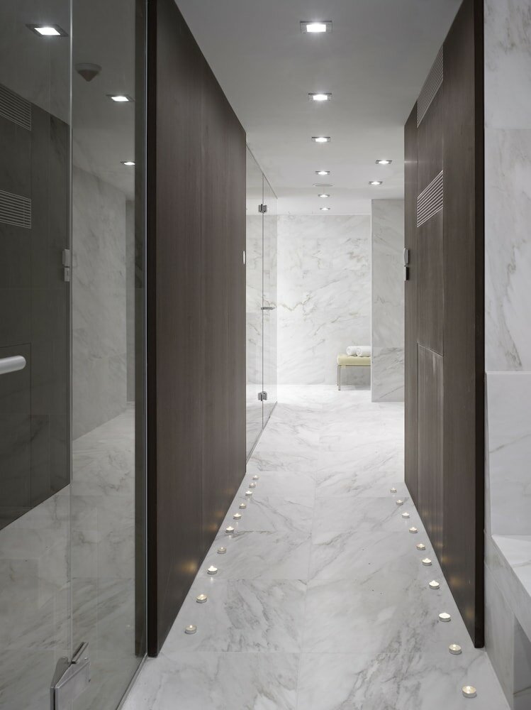 Фото The Emblem Hotel