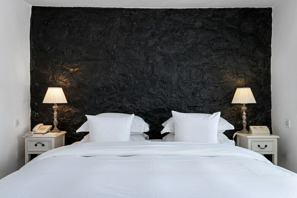 Фото Iconic Santorini by Sandglass