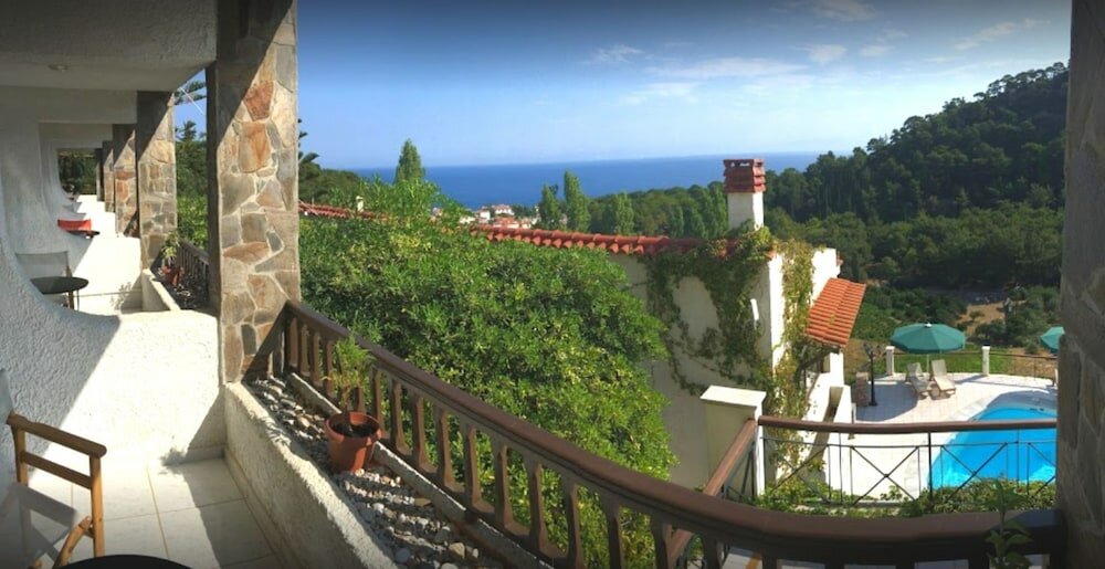 Фото Daphne Hotel