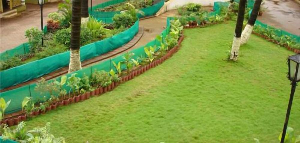 Фото Golden Swan Beach Resort