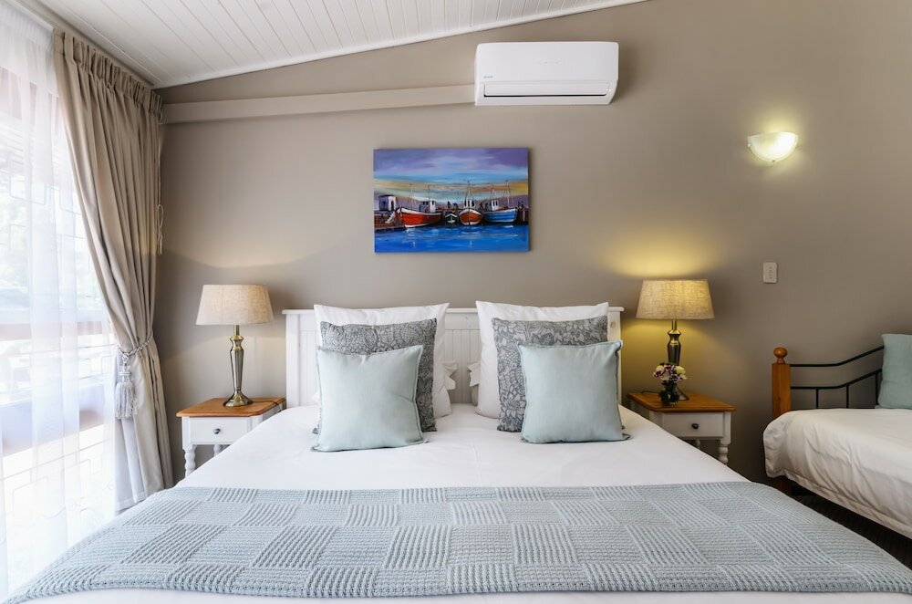 Фото Admiral's Lodge Guest House B & B