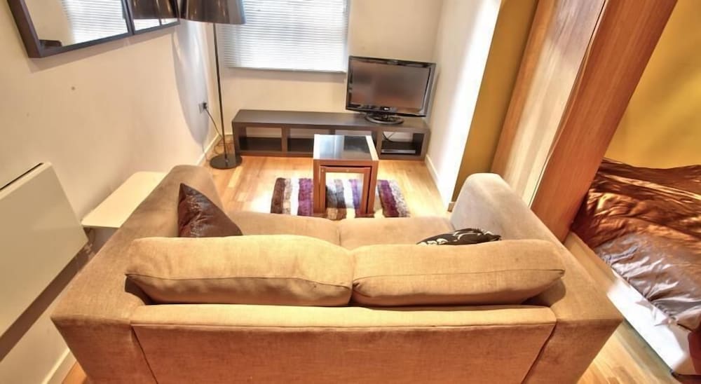 Фото Gateway Apartments