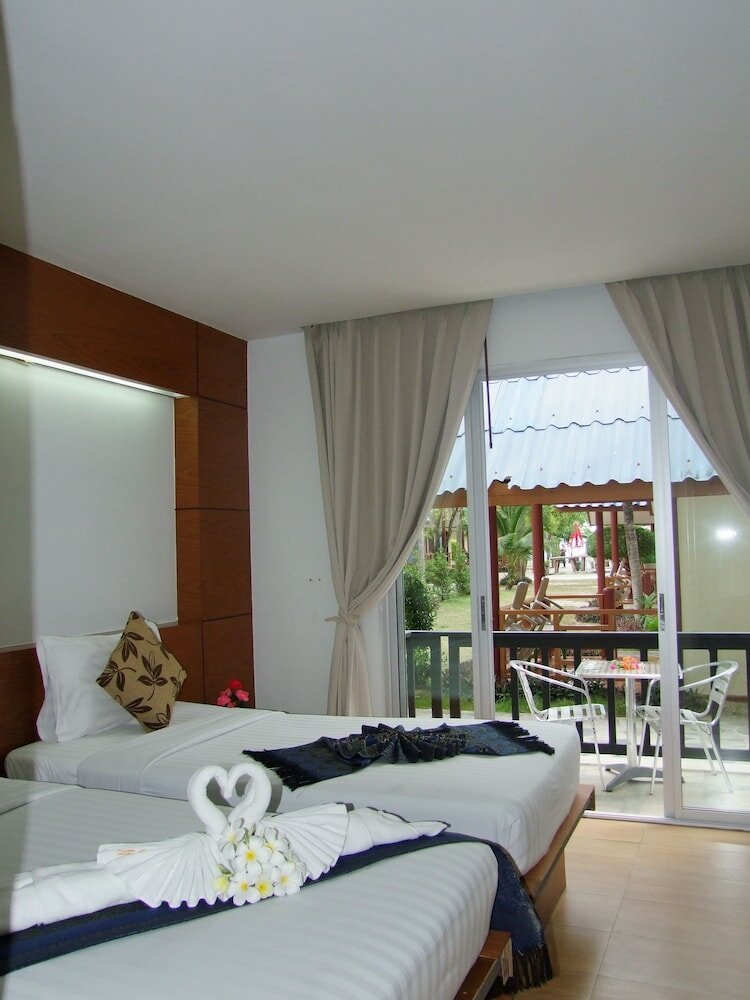 Фото Phi Phi Andaman Resort