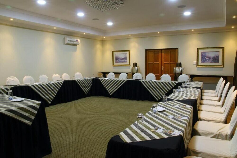 Фото Scott's Manor & Conference Venue