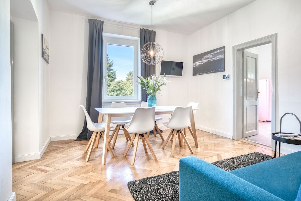 Фото InnsbruckHomes at Botanical Garden