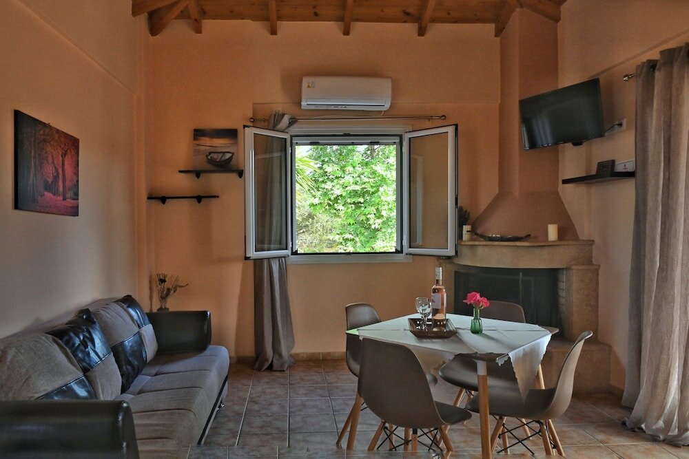 Фото Lagouvardos Apartments