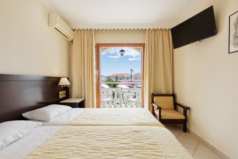 Фото Aphrodite Beachfront Hotel by Konnect, Roda